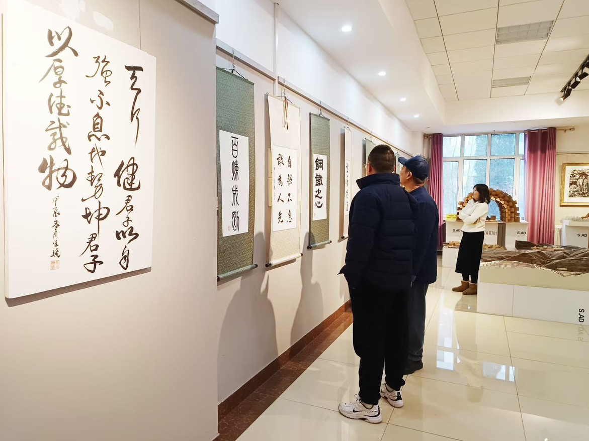 科大“书”情荣校梦——建筑与艺术设计学院成功举办优秀书法展览-建筑与艺术设计学院